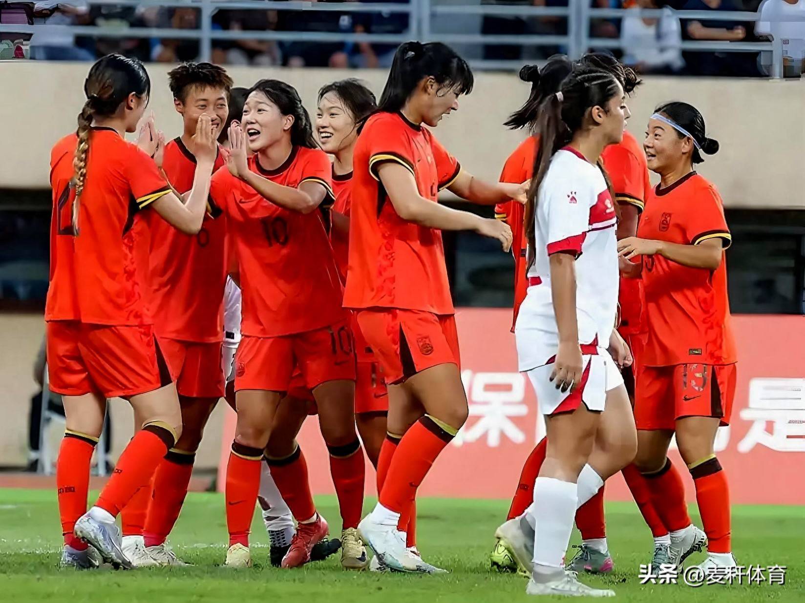 重磅签约！女足球队引进新队员，实力大增(女足球队名单)