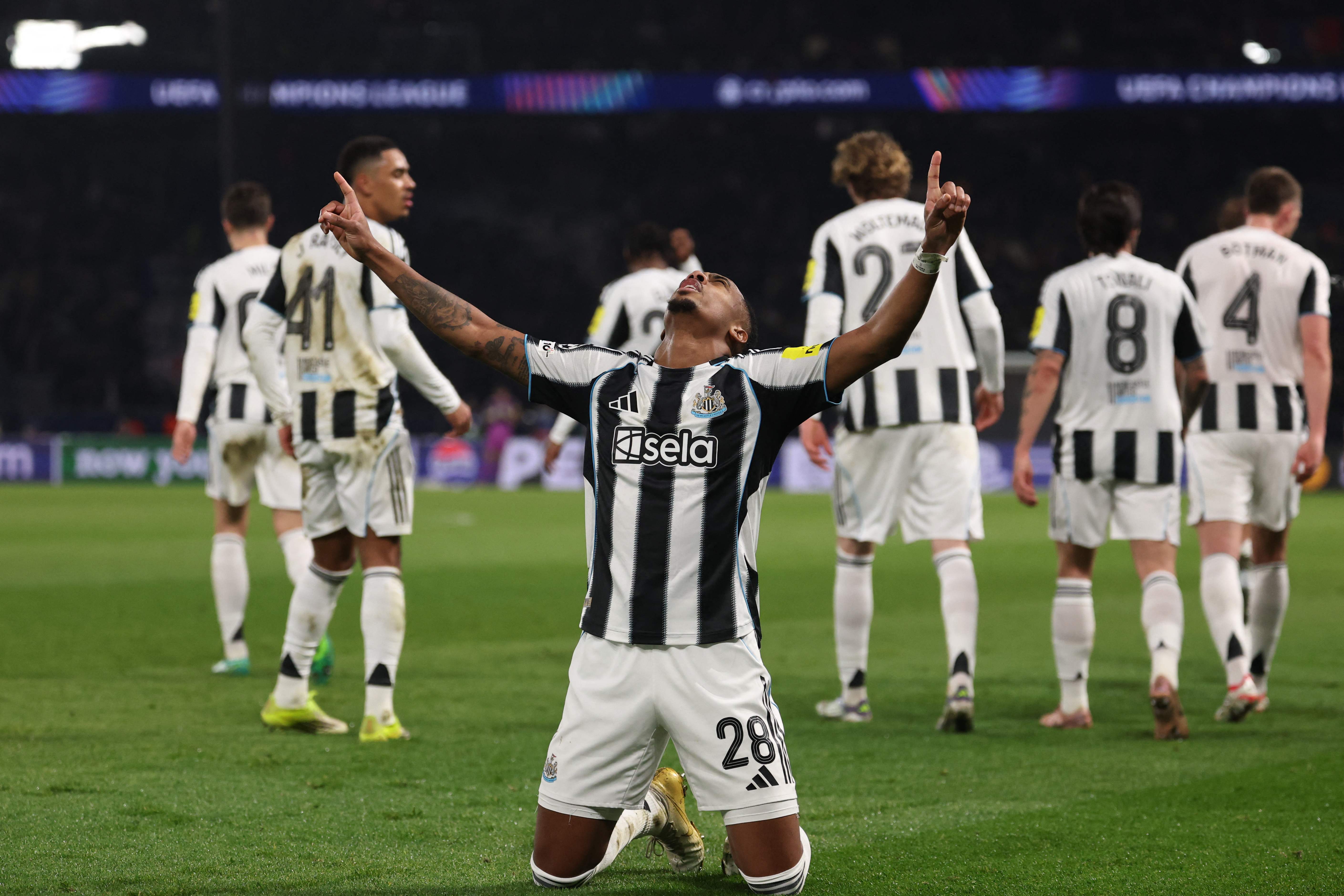 包含纽卡斯尔遭遇失利,桑迪西阵营救球有功的词条 包含纽卡斯尔遭遇失利,桑迪西阵营救球有功的词条