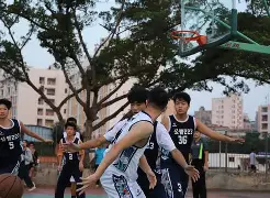 亚洲杯篮球赛冠军赛在激烈争夺中产生，中国队力争夺冠的简单介绍